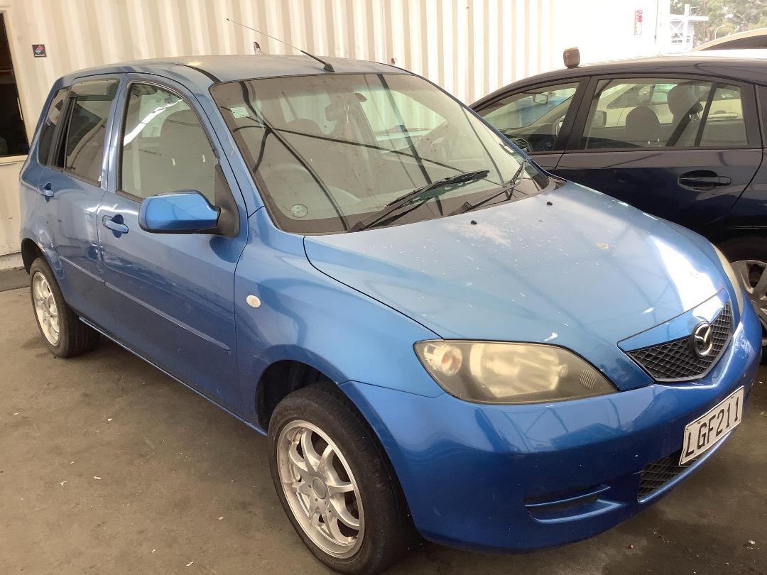 Photo '2' of Mazda Demio Photo '2' of Mazda Demio