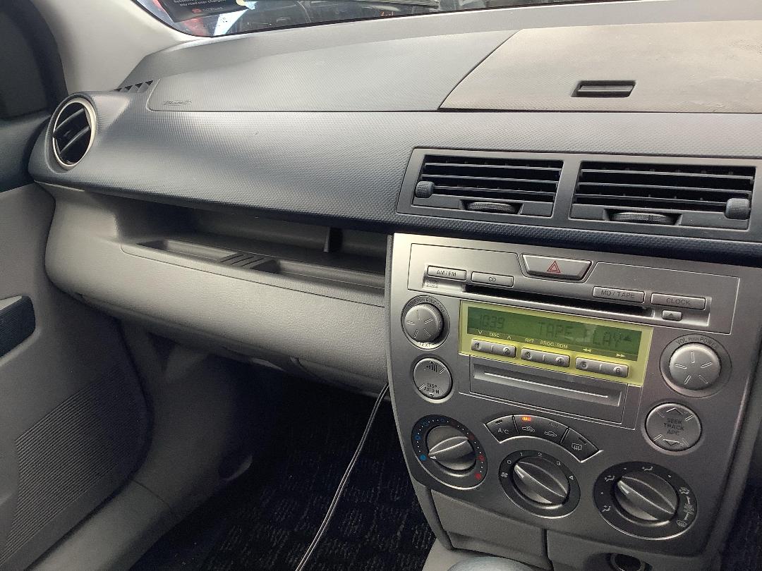 Photo '18' of Mazda Demio Photo '18' of Mazda Demio