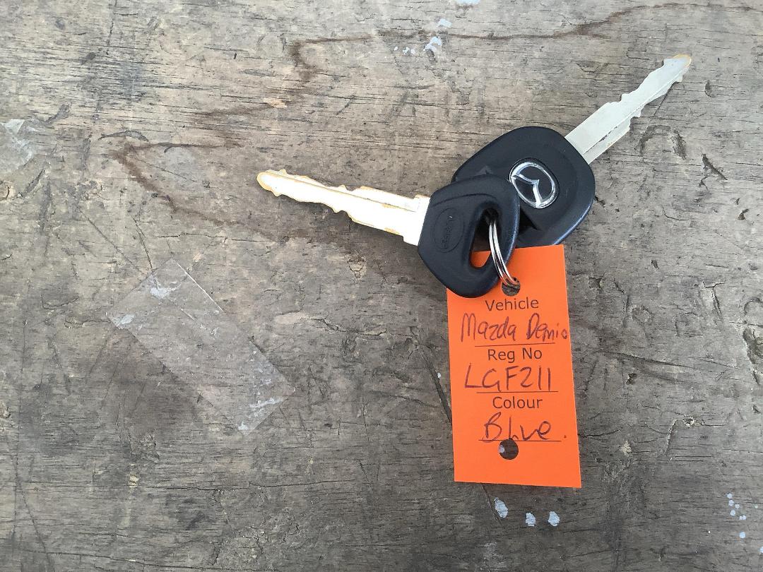 Photo '19' of Mazda Demio Photo '19' of Mazda Demio