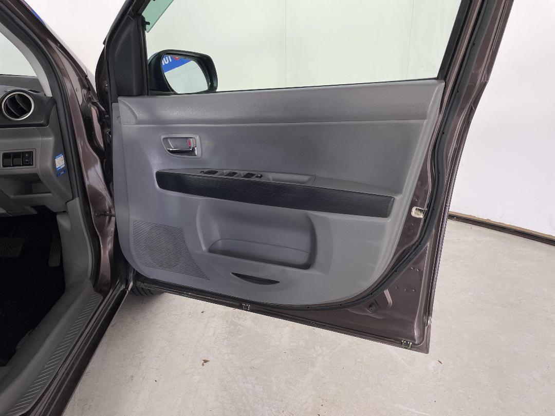 Photo '15' of Mazda Demio