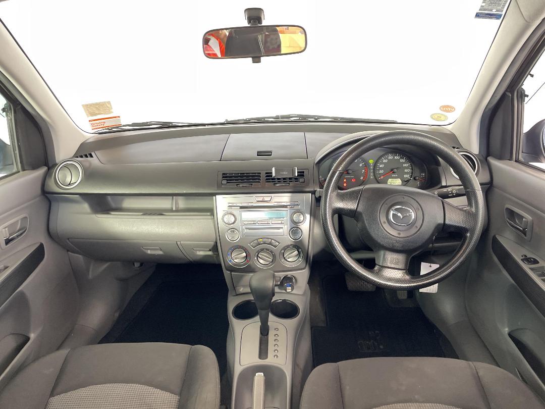 Photo '17' of Mazda Demio