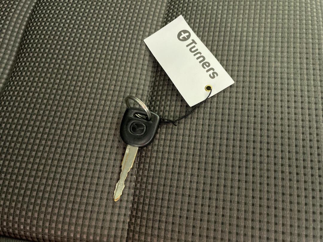 Photo '22' of Mazda Demio