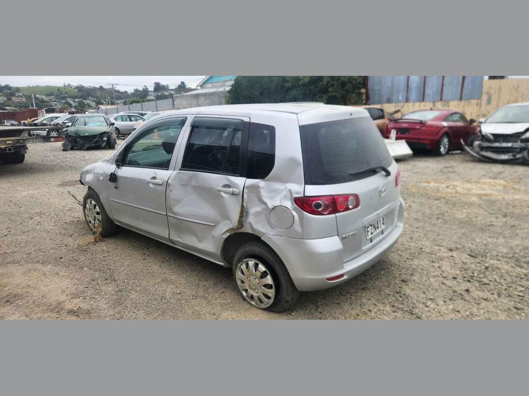 Photo '3' of Mazda Demio Photo '3' of Mazda Demio