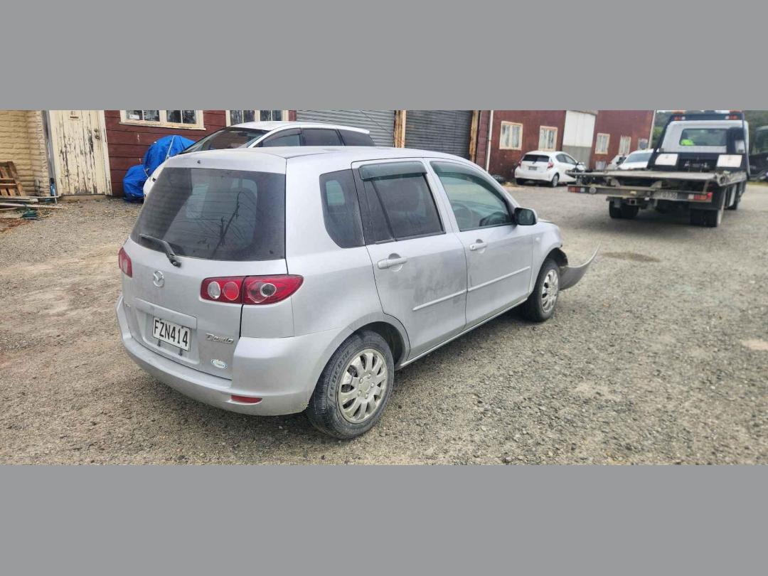 Photo '4' of Mazda Demio Photo '4' of Mazda Demio