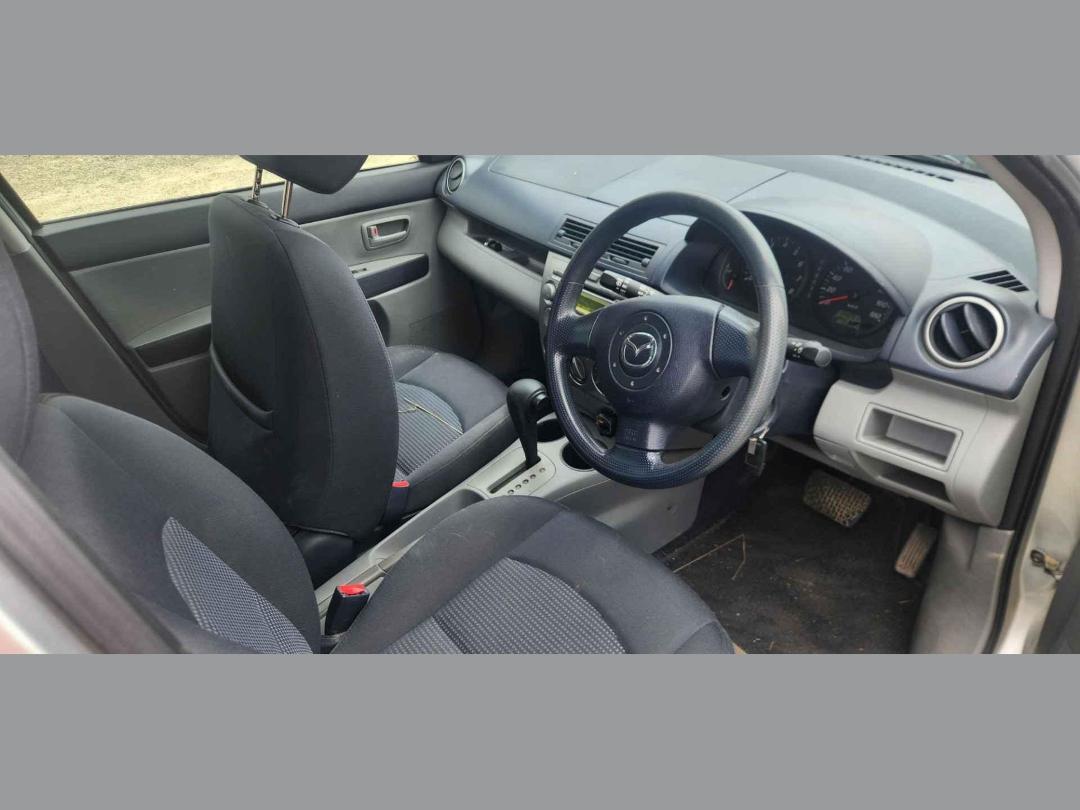 Photo '6' of Mazda Demio Photo '6' of Mazda Demio