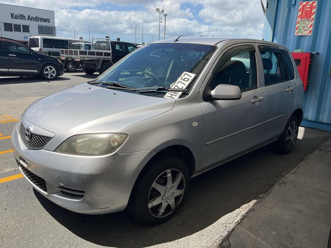 Photo '3' of Mazda Demio Photo '3' of Mazda Demio