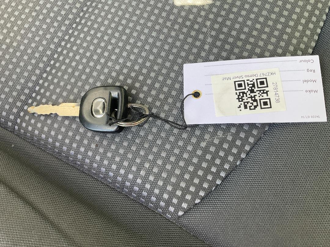 Photo '20' of Mazda Demio Photo '20' of Mazda Demio