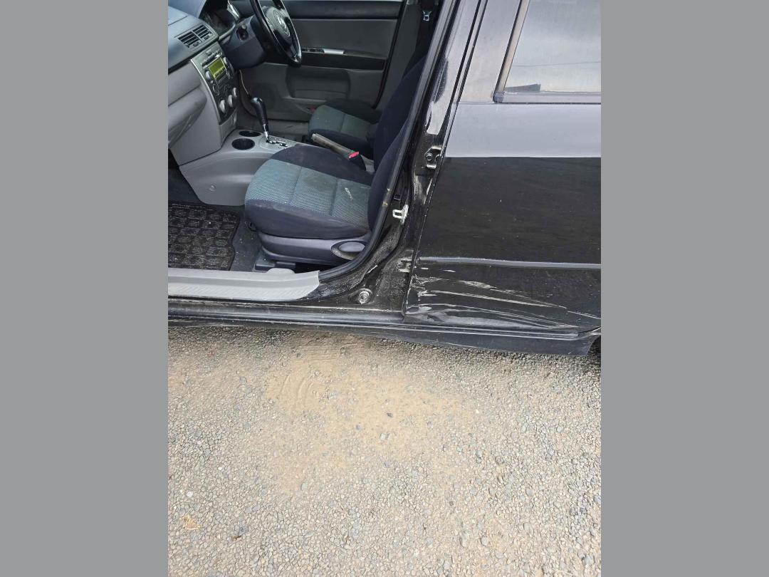 Photo '6' of Mazda Demio