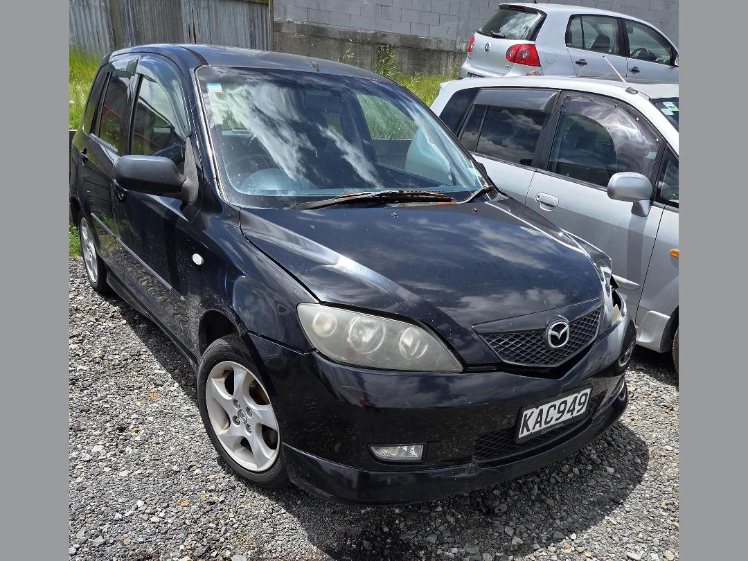 Photo '10' of Mazda Demio