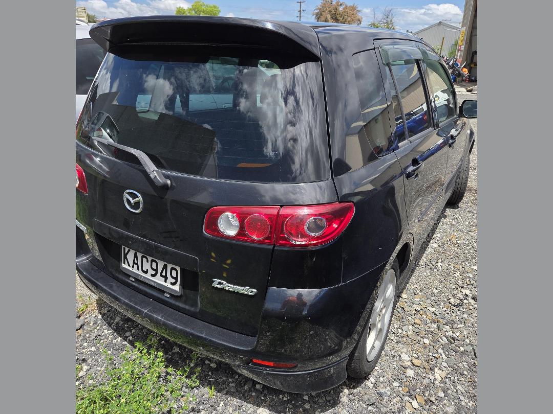 Photo '16' of Mazda Demio