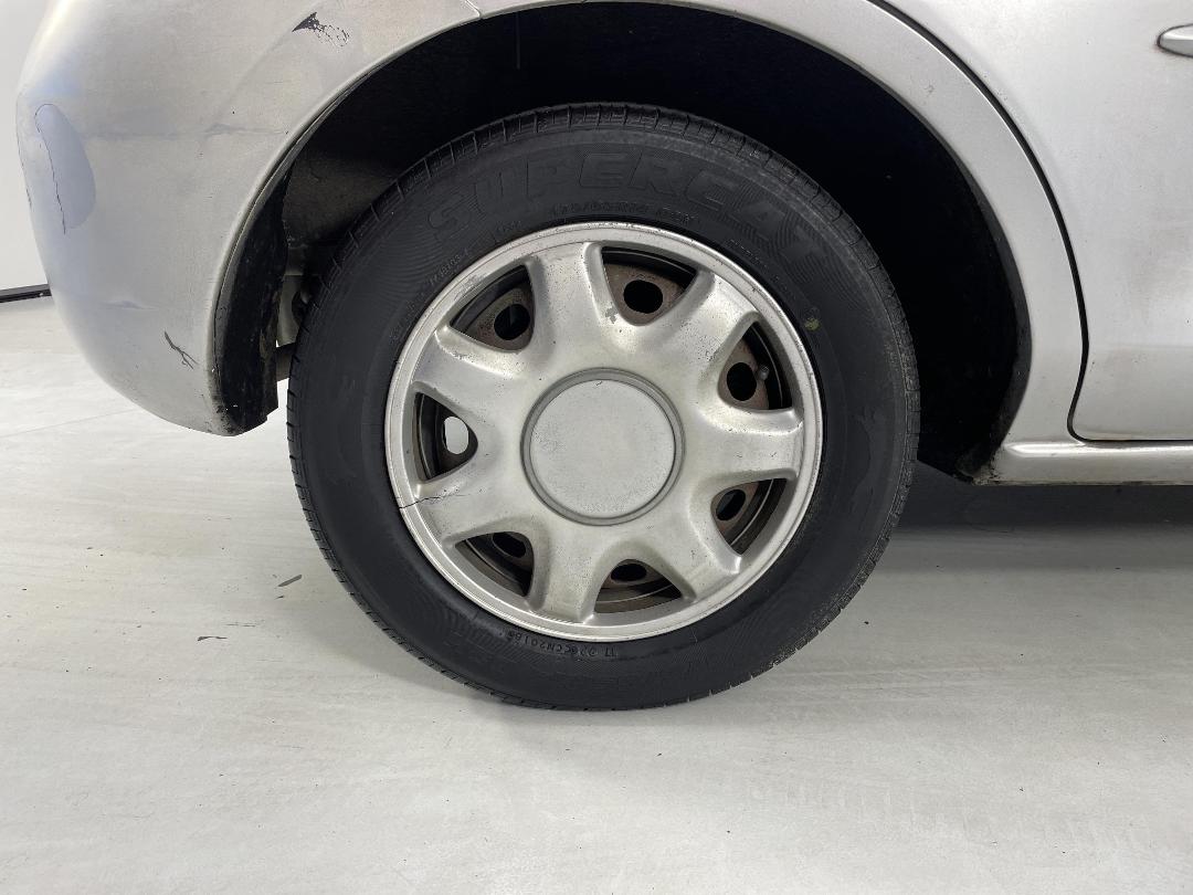 Photo '12' of Mazda Demio Photo '12' of Mazda Demio