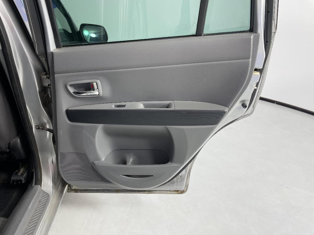 Photo '19' of Mazda Demio Photo '19' of Mazda Demio