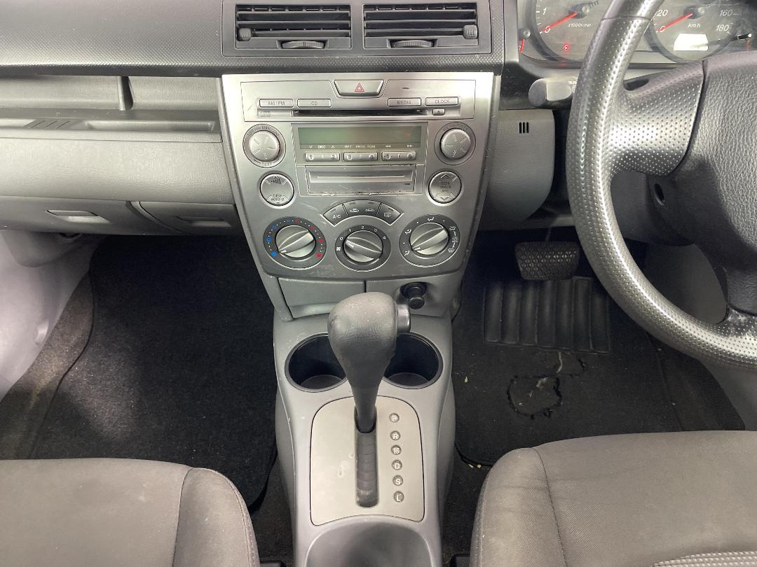 Photo '18' of Mazda Demio Photo '18' of Mazda Demio