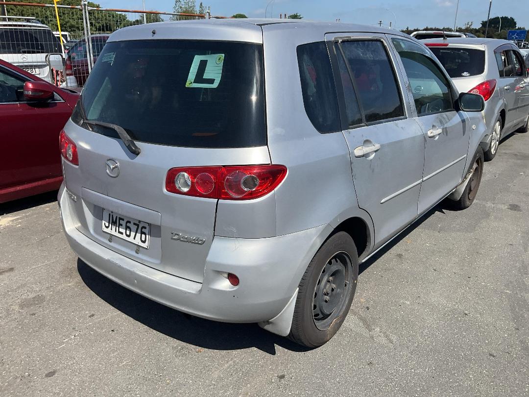 Photo '4' of Mazda Demio Photo '4' of Mazda Demio