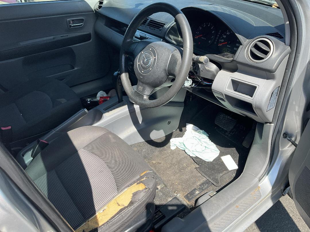 Photo '13' of Mazda Demio Photo '13' of Mazda Demio