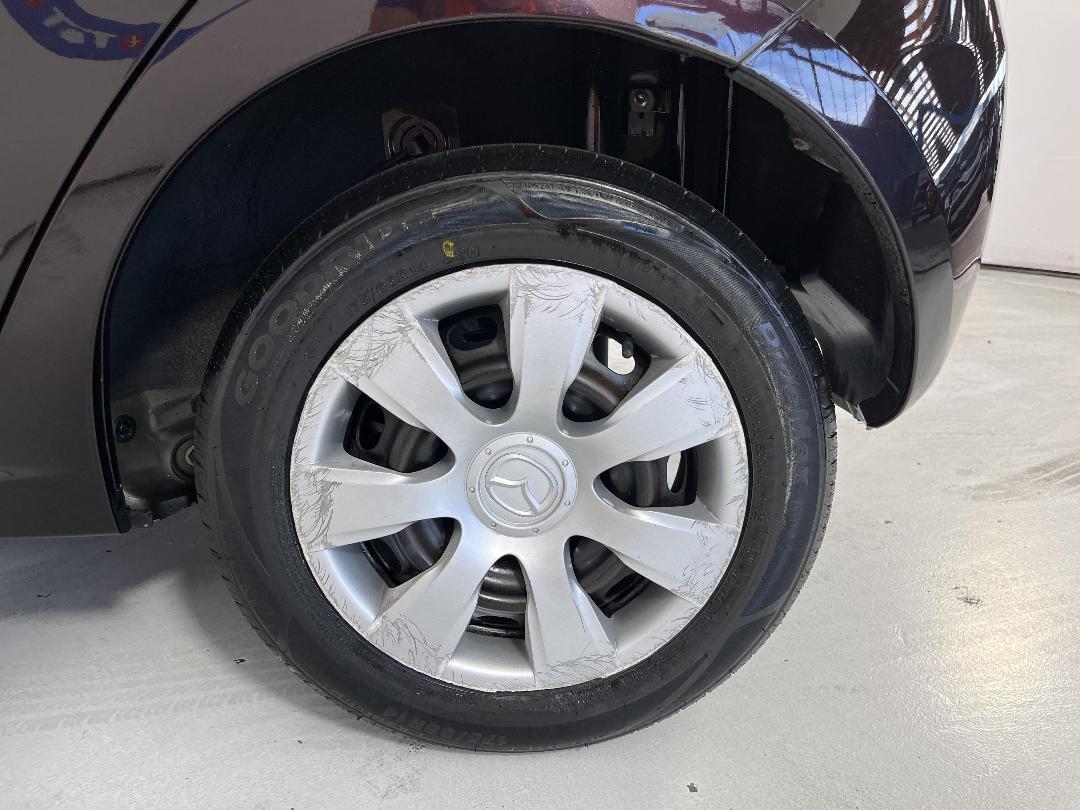 Photo '11' of Mazda Demio Photo '11' of Mazda Demio