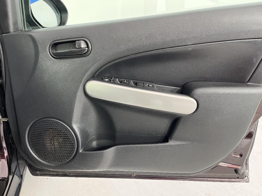 Photo '15' of Mazda Demio Photo '15' of Mazda Demio