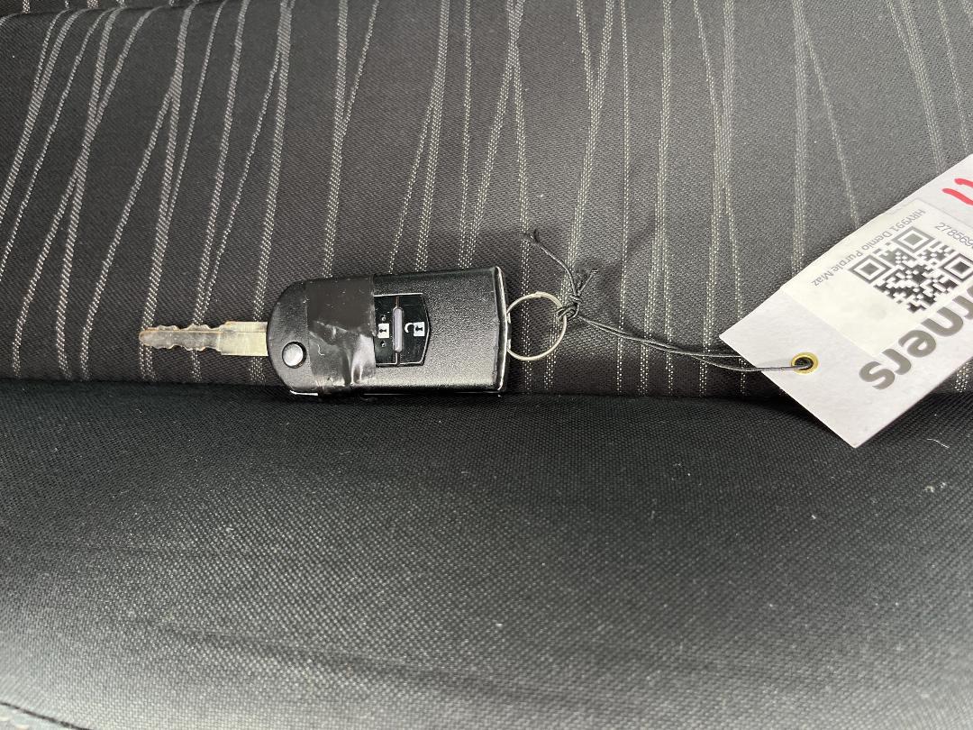 Photo '22' of Mazda Demio Photo '22' of Mazda Demio