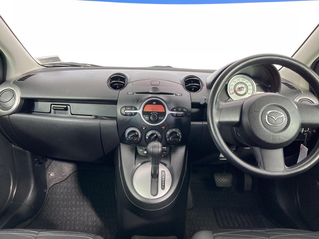 Photo '17' of Mazda Demio Photo '17' of Mazda Demio