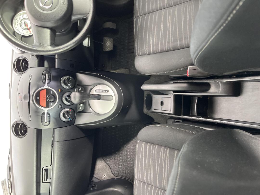 Photo '18' of Mazda Demio Photo '18' of Mazda Demio