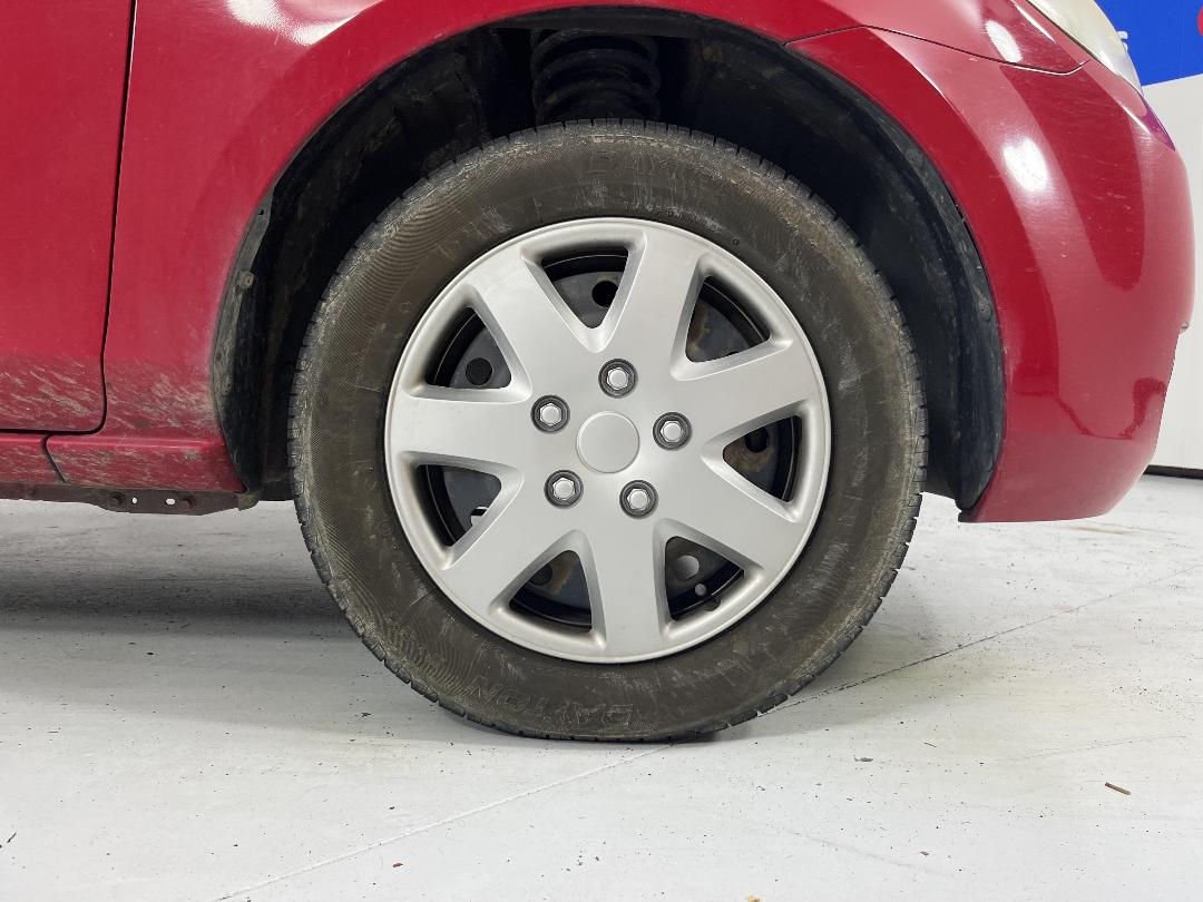 Photo '9' of Mazda Demio Photo '9' of Mazda Demio