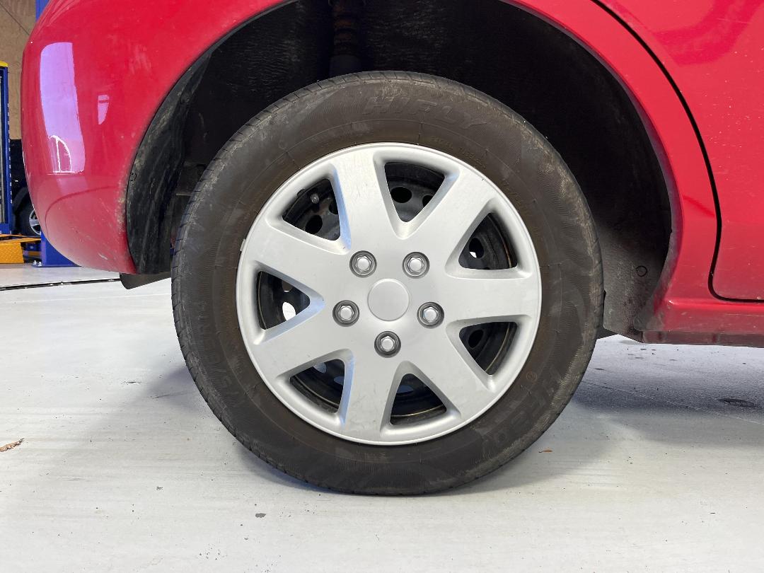 Photo '12' of Mazda Demio Photo '12' of Mazda Demio