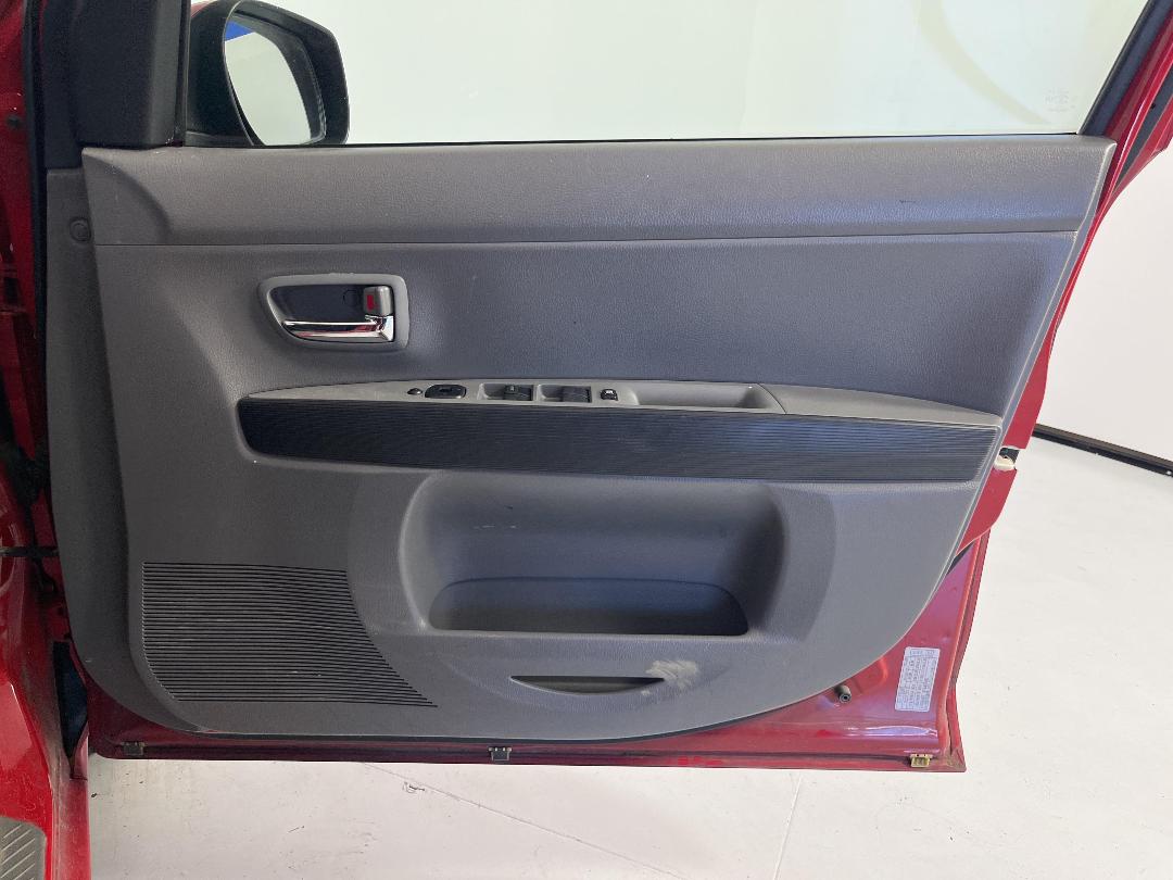 Photo '15' of Mazda Demio Photo '15' of Mazda Demio