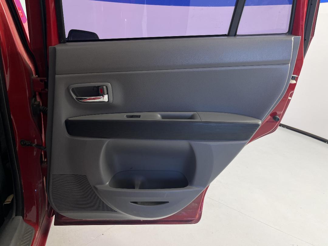 Photo '19' of Mazda Demio Photo '19' of Mazda Demio