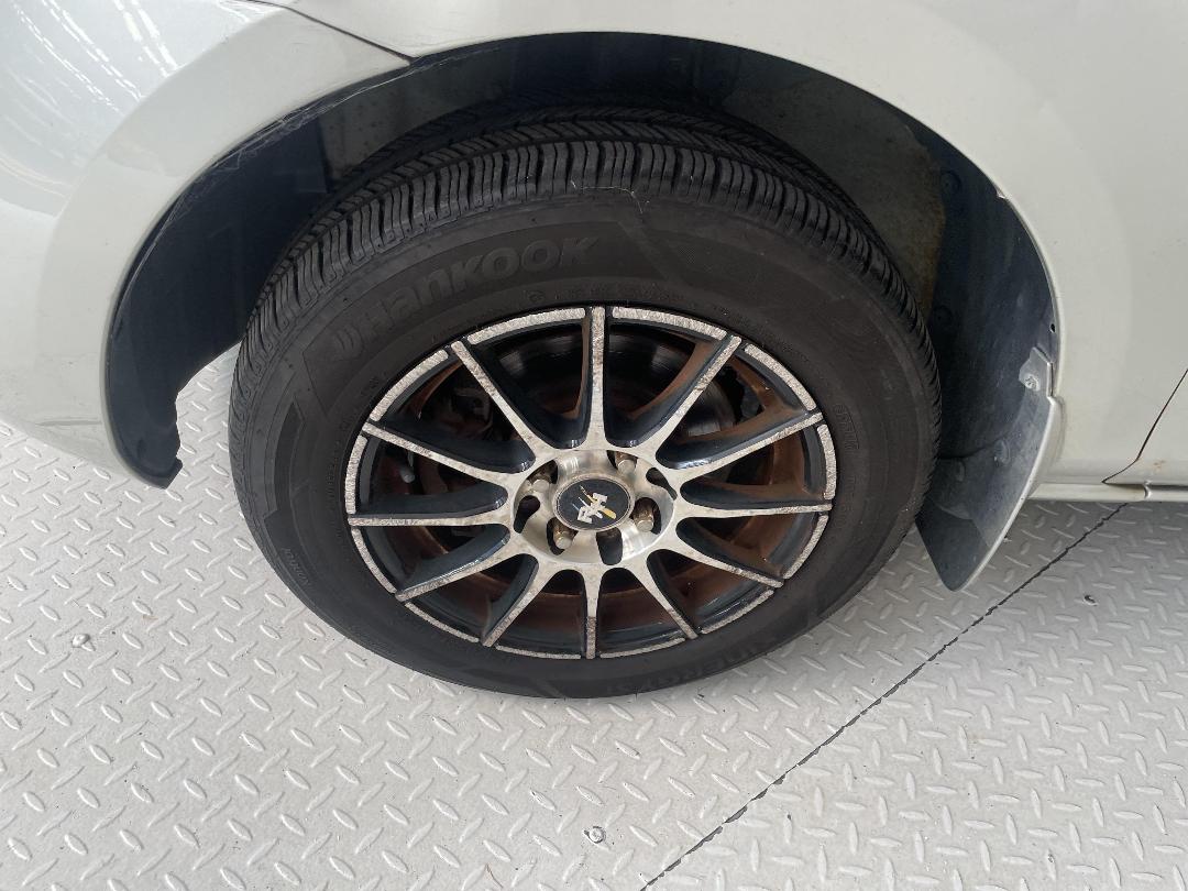 Photo '10' of Mazda Demio