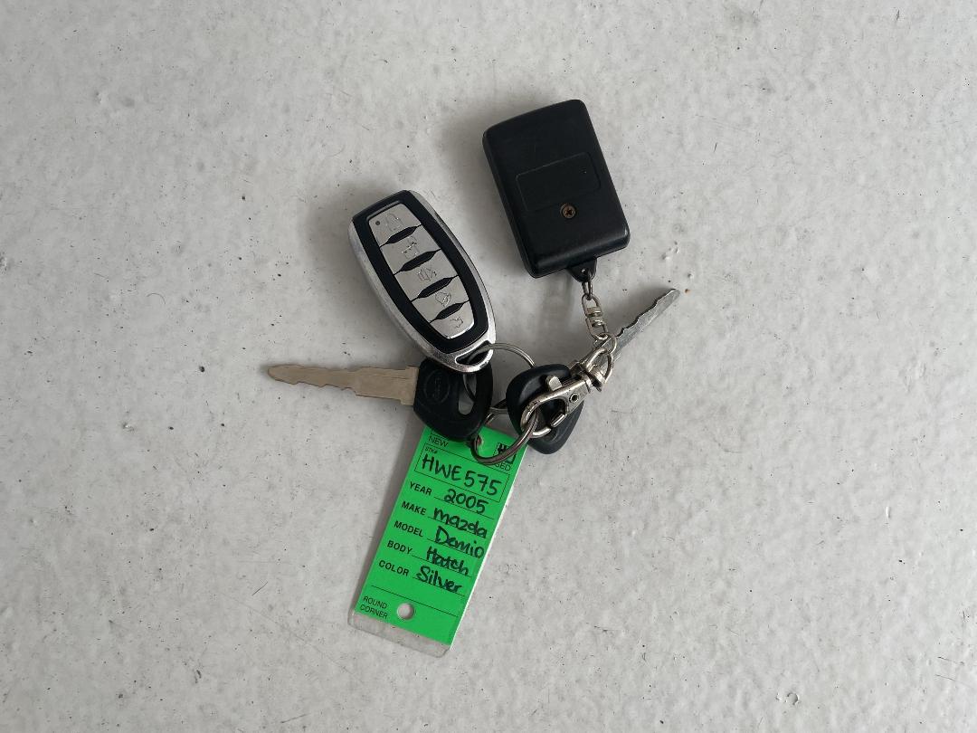 Photo '22' of Mazda Demio