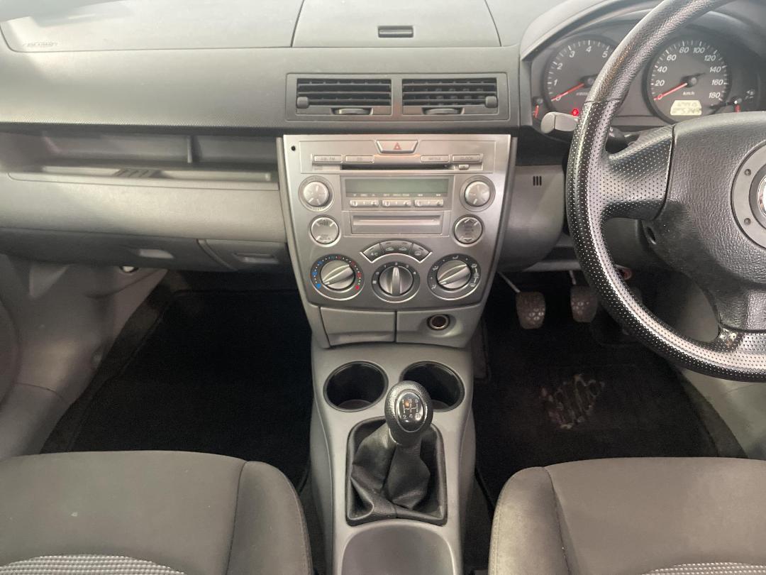 Photo '18' of Mazda Demio