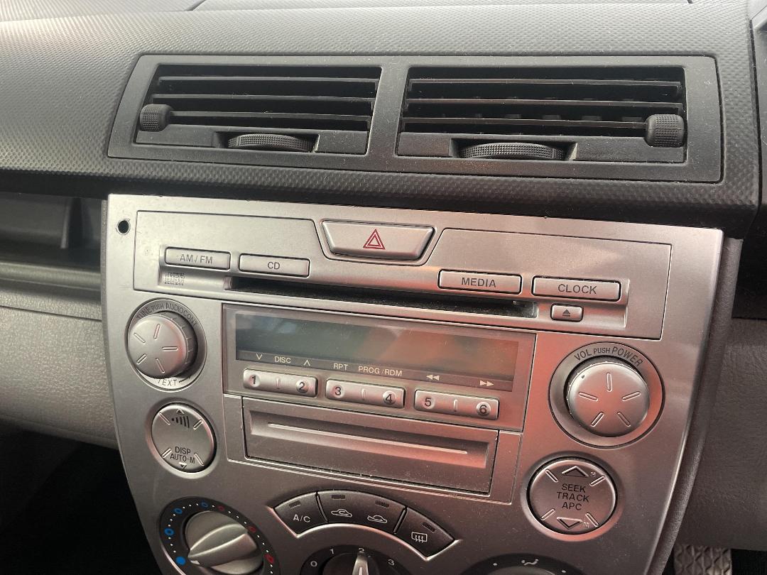 Photo '25' of Mazda Demio