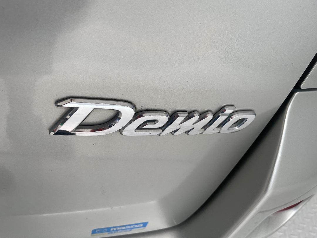 Photo '32' of Mazda Demio