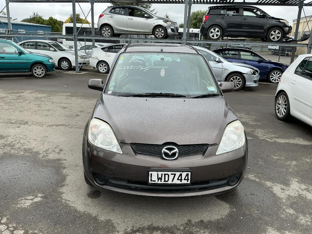 Photo '2' of Mazda Demio