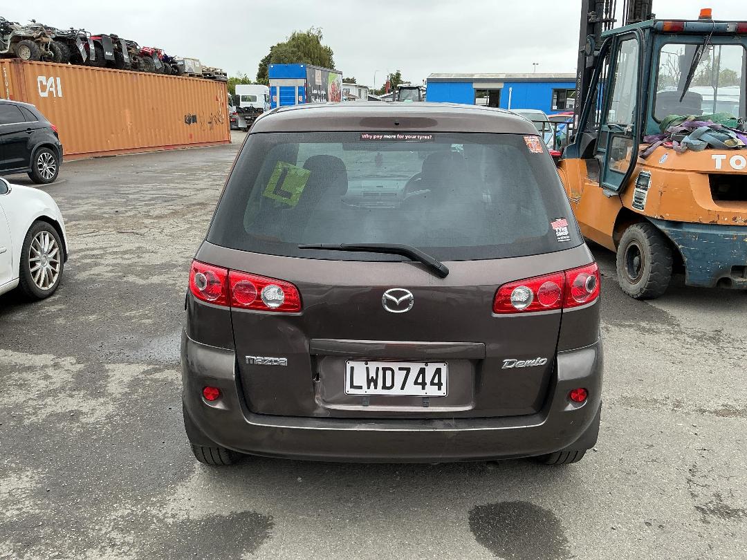 Photo '5' of Mazda Demio