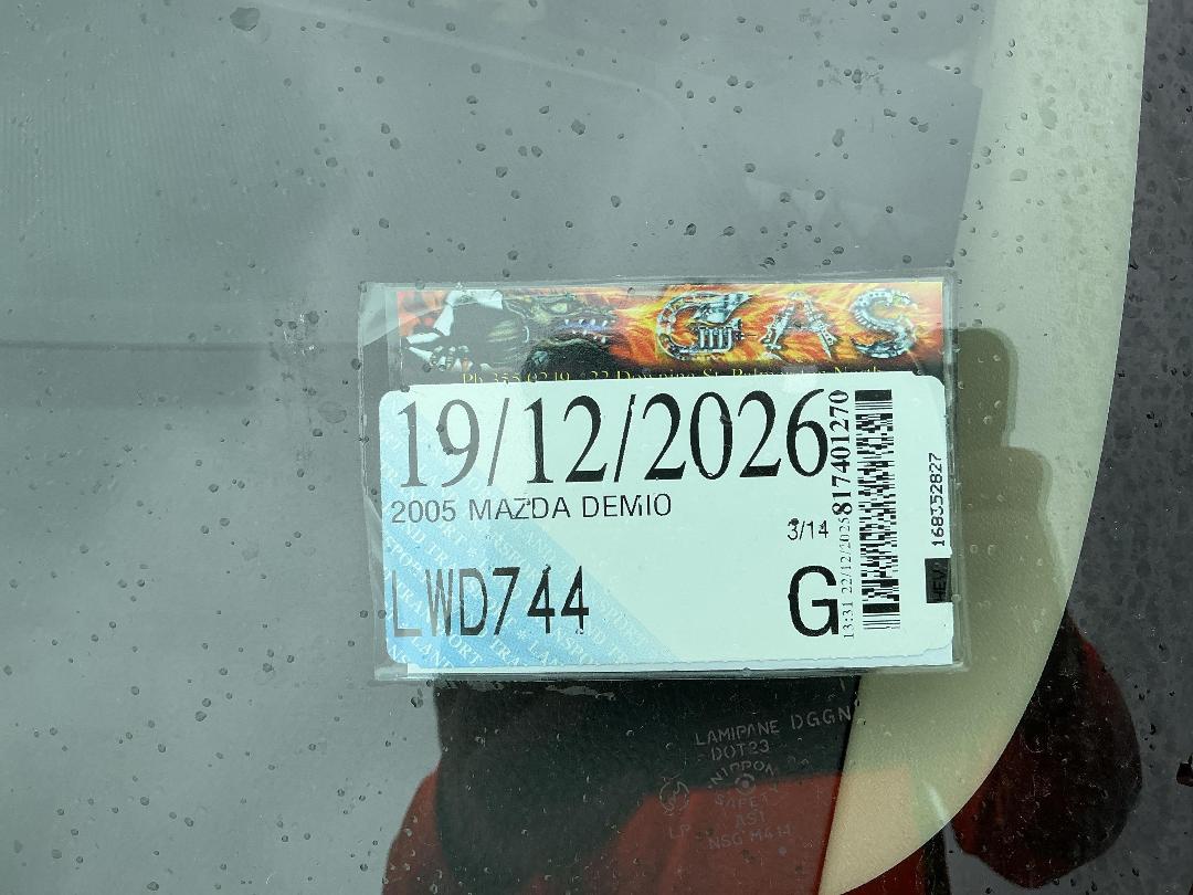 Photo '15' of Mazda Demio