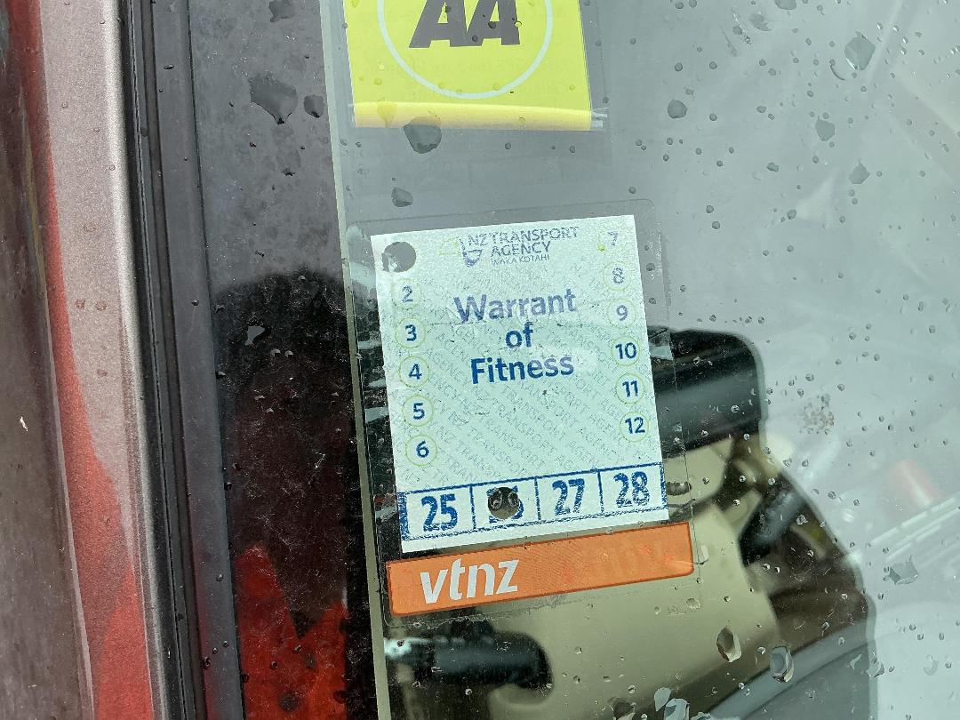 Photo '14' of Mazda Demio