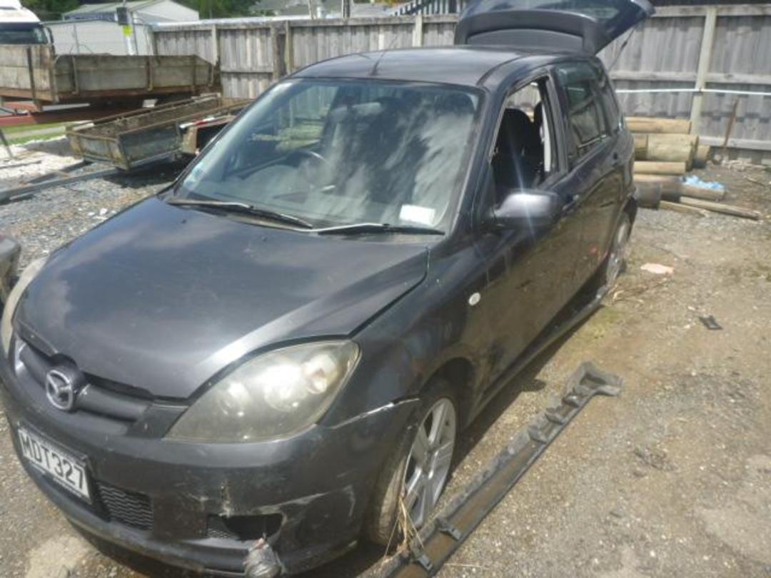 Photo '2' of Mazda Demio