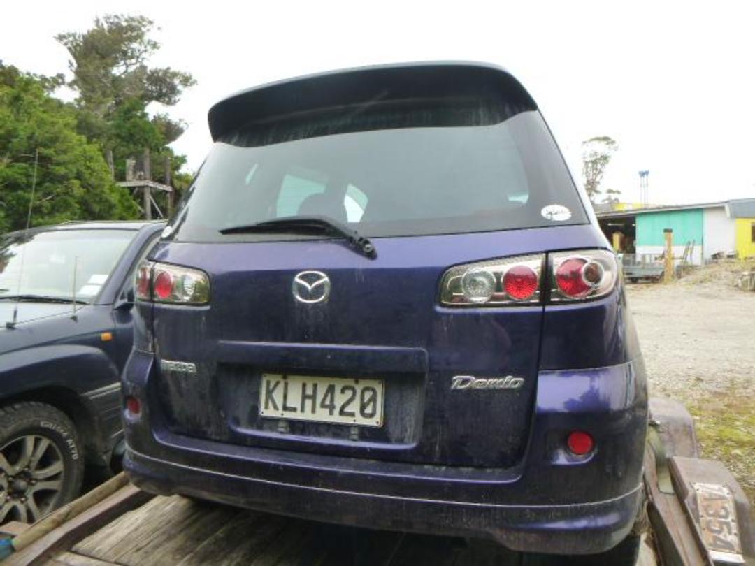 Photo '4' of Mazda Demio