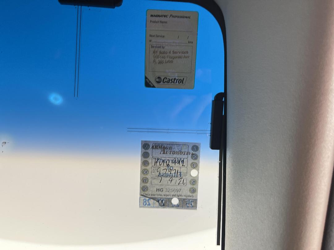 Photo '23' of Mazda Demio