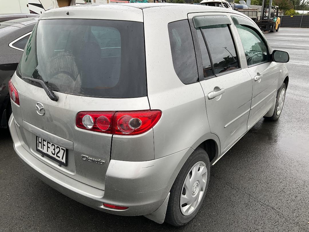 Photo '2' of Mazda Demio