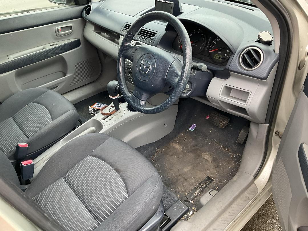 Photo '9' of Mazda Demio