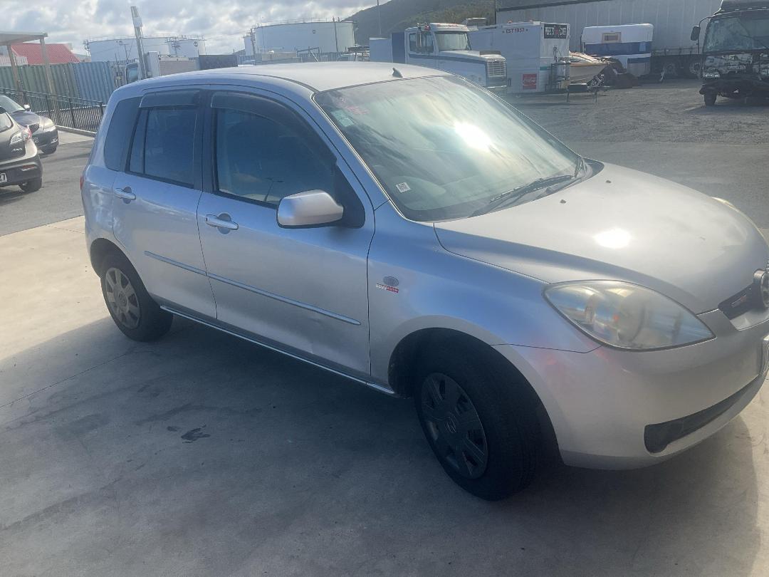 Photo '6' of Mazda Demio