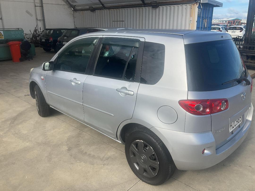 Photo '3' of Mazda Demio