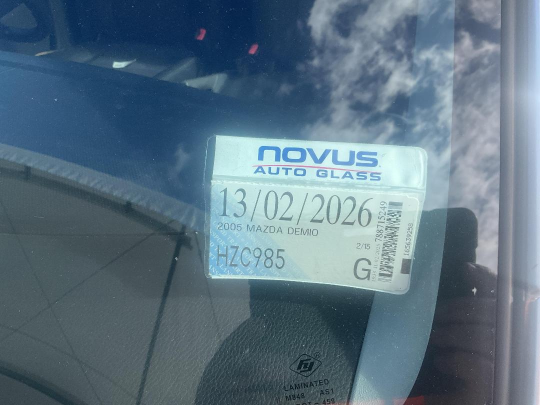 Photo '15' of Mazda Demio