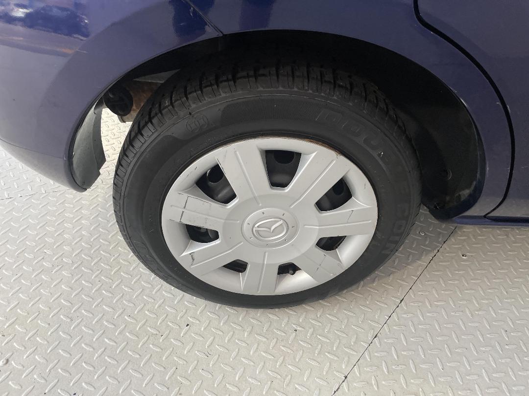 Photo '12' of Mazda Demio Photo '12' of Mazda Demio