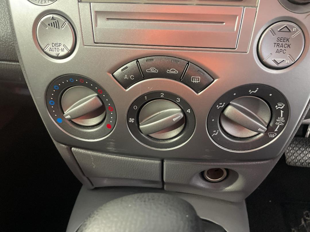 Photo '26' of Mazda Demio Photo '26' of Mazda Demio