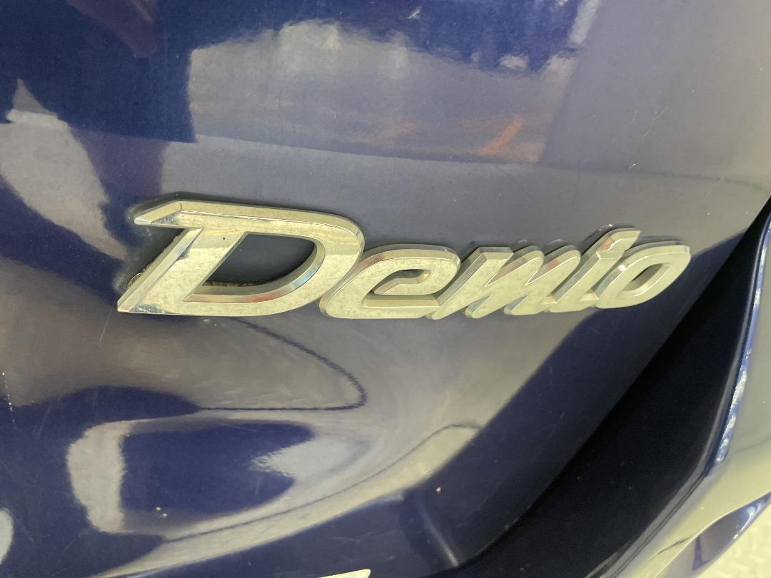 Photo '32' of Mazda Demio Photo '32' of Mazda Demio