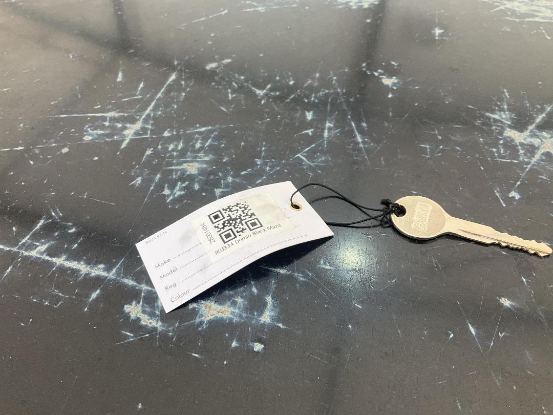 Photo '19' of Mazda Demio