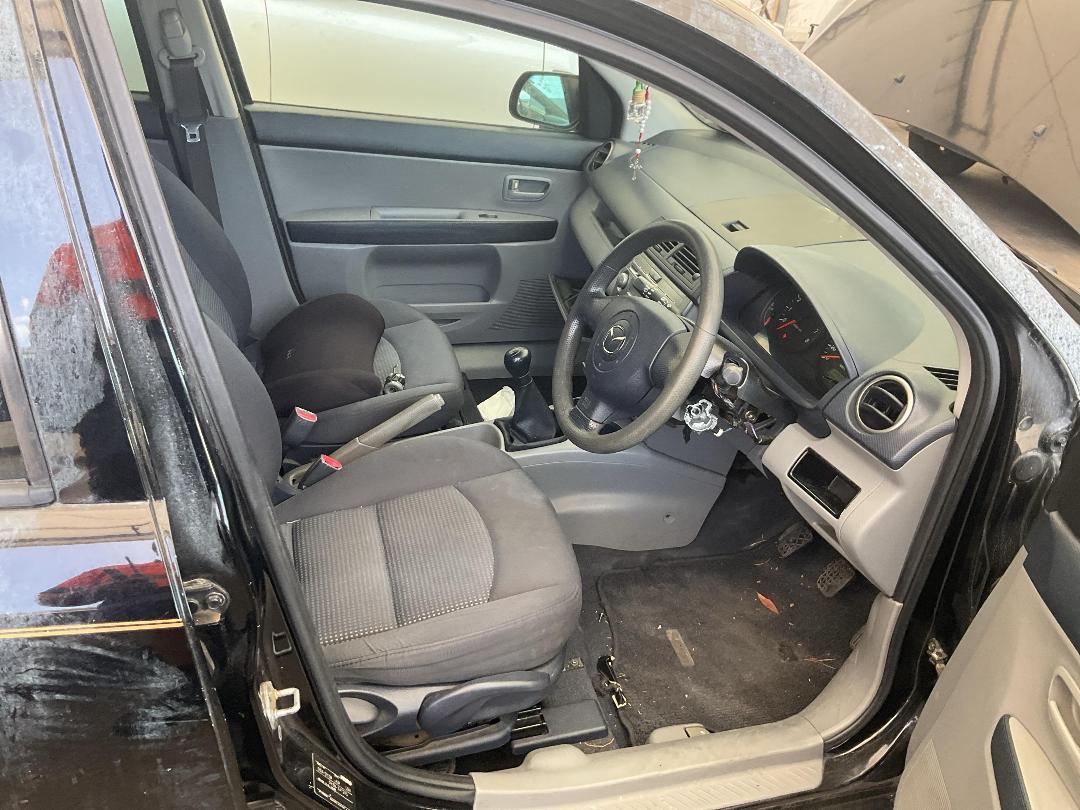 Photo '21' of Mazda Demio